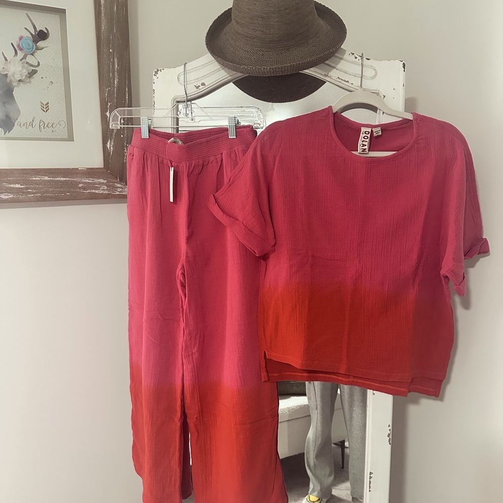 Anthropology 2 piece set Beautiful tags on